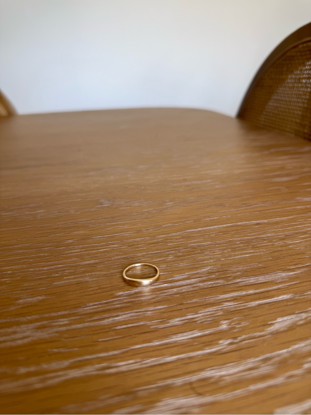 Mejuri Slim Signet 14K Gold Ring - Picture 3 of 9